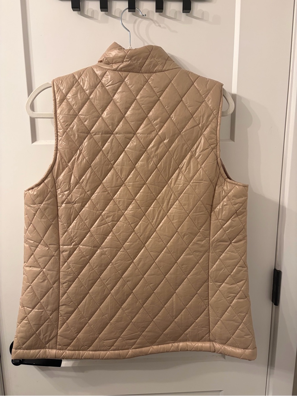 NWOT Time and Tru Quilted Sleeveless Vest in Tan - Picture 4 of 4